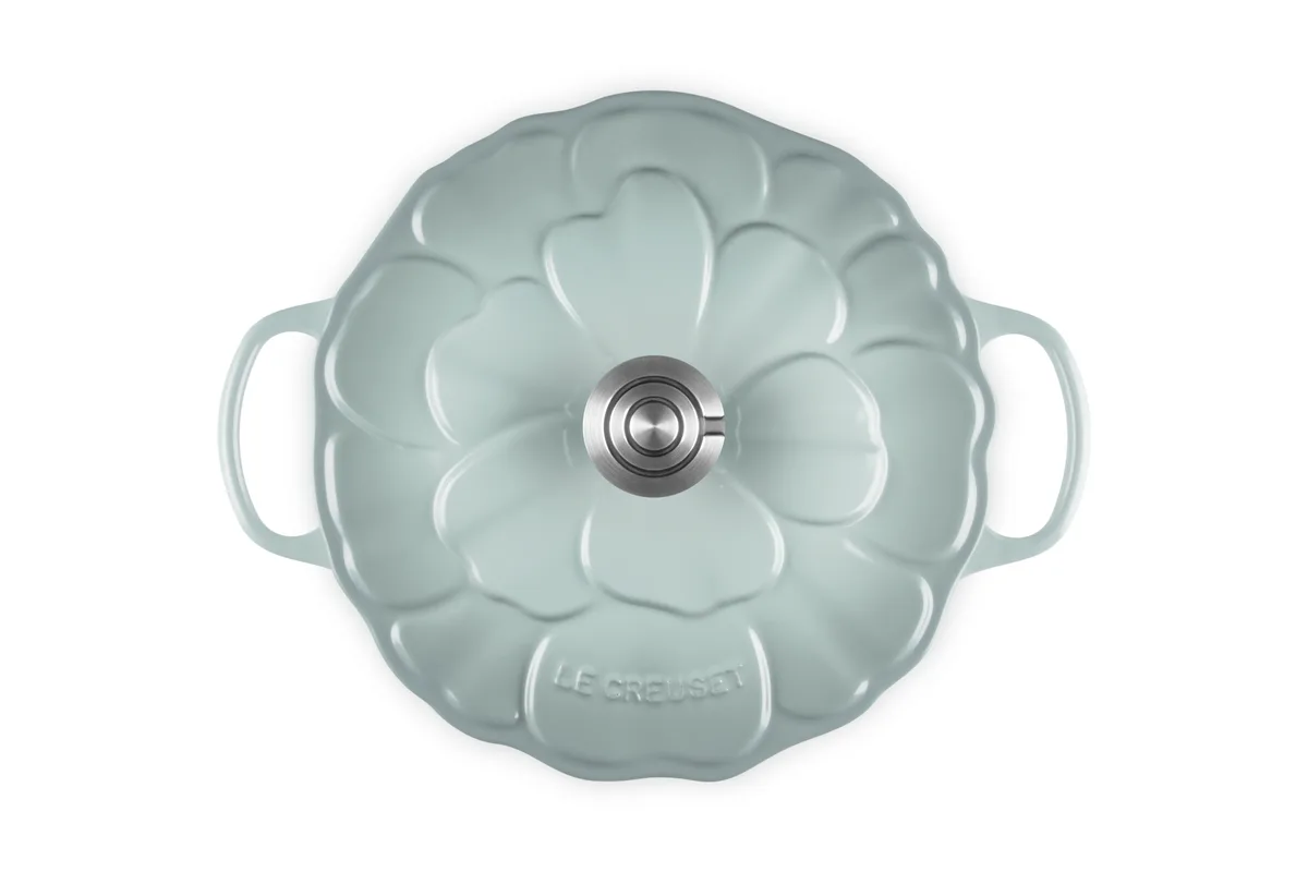 Le Creuset Cocotte ronde Pétales en fonte émaillée — visuel 4